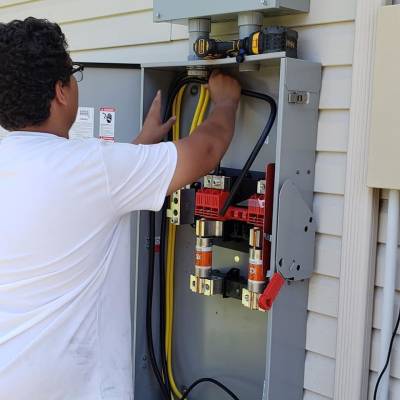 judys-place-400-amp-disconnect-kayshawn-whitworth